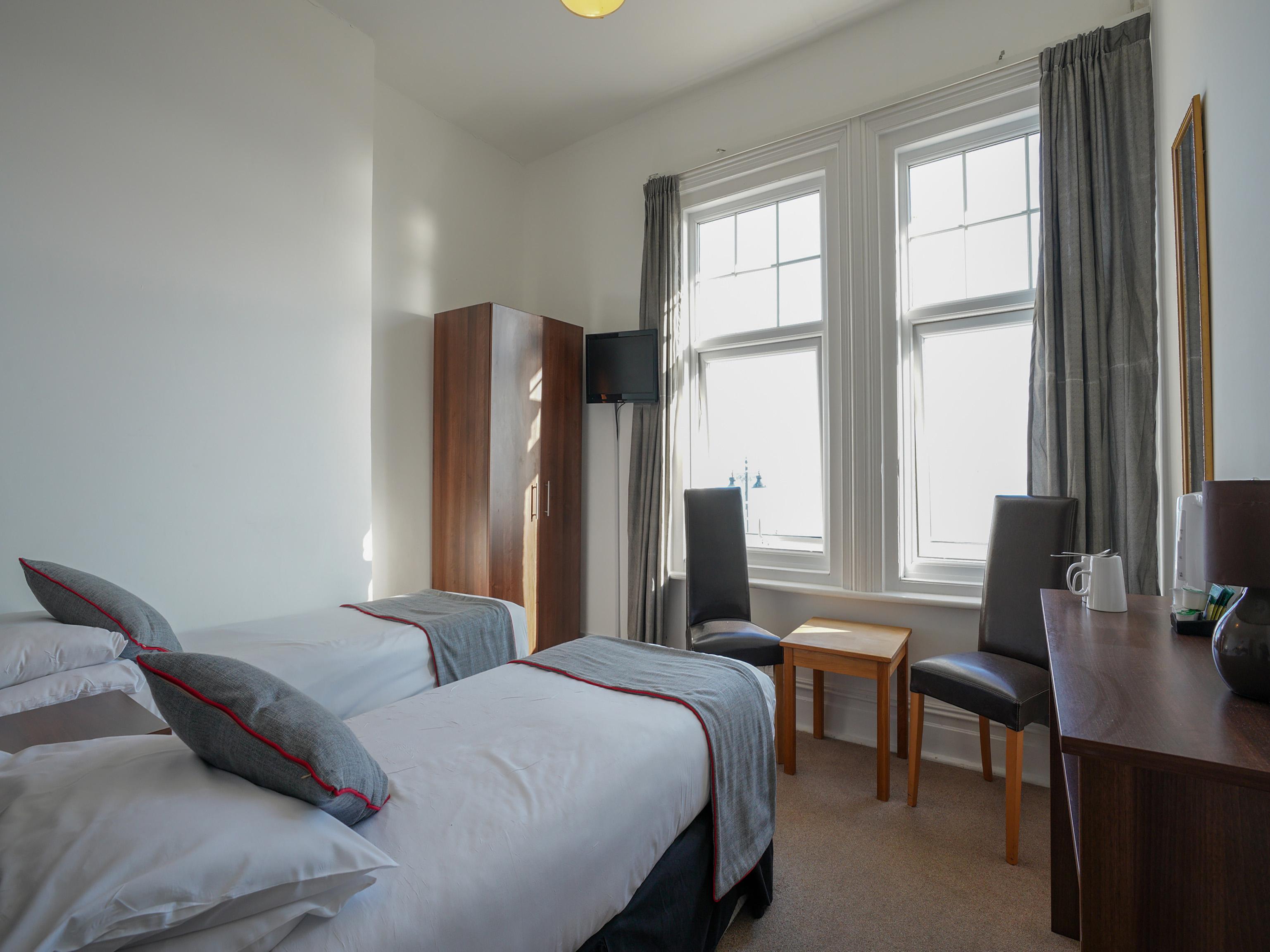 Oyo Shanklin Beach Hotel מראה חיצוני תמונה