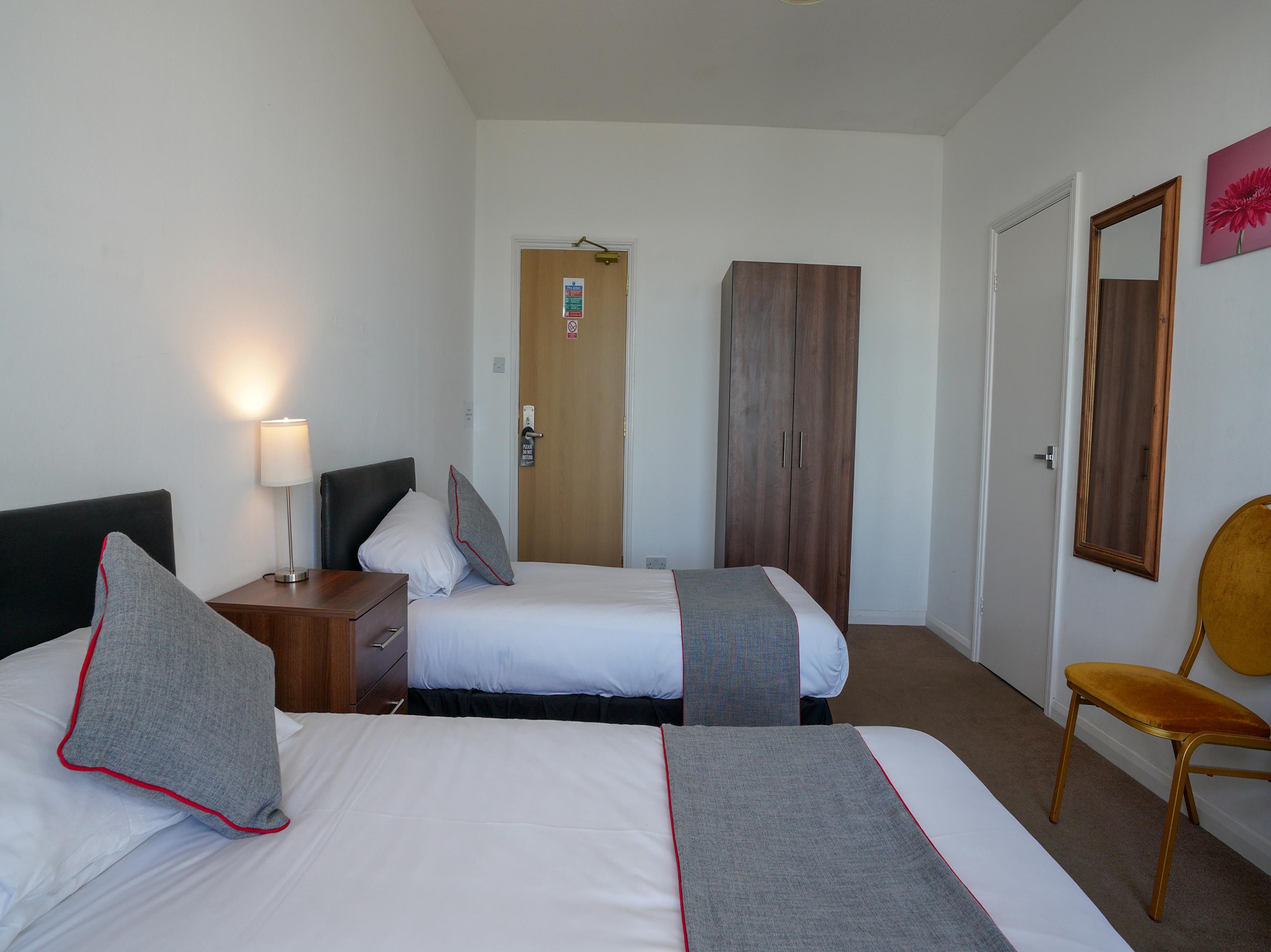 Oyo Shanklin Beach Hotel מראה חיצוני תמונה