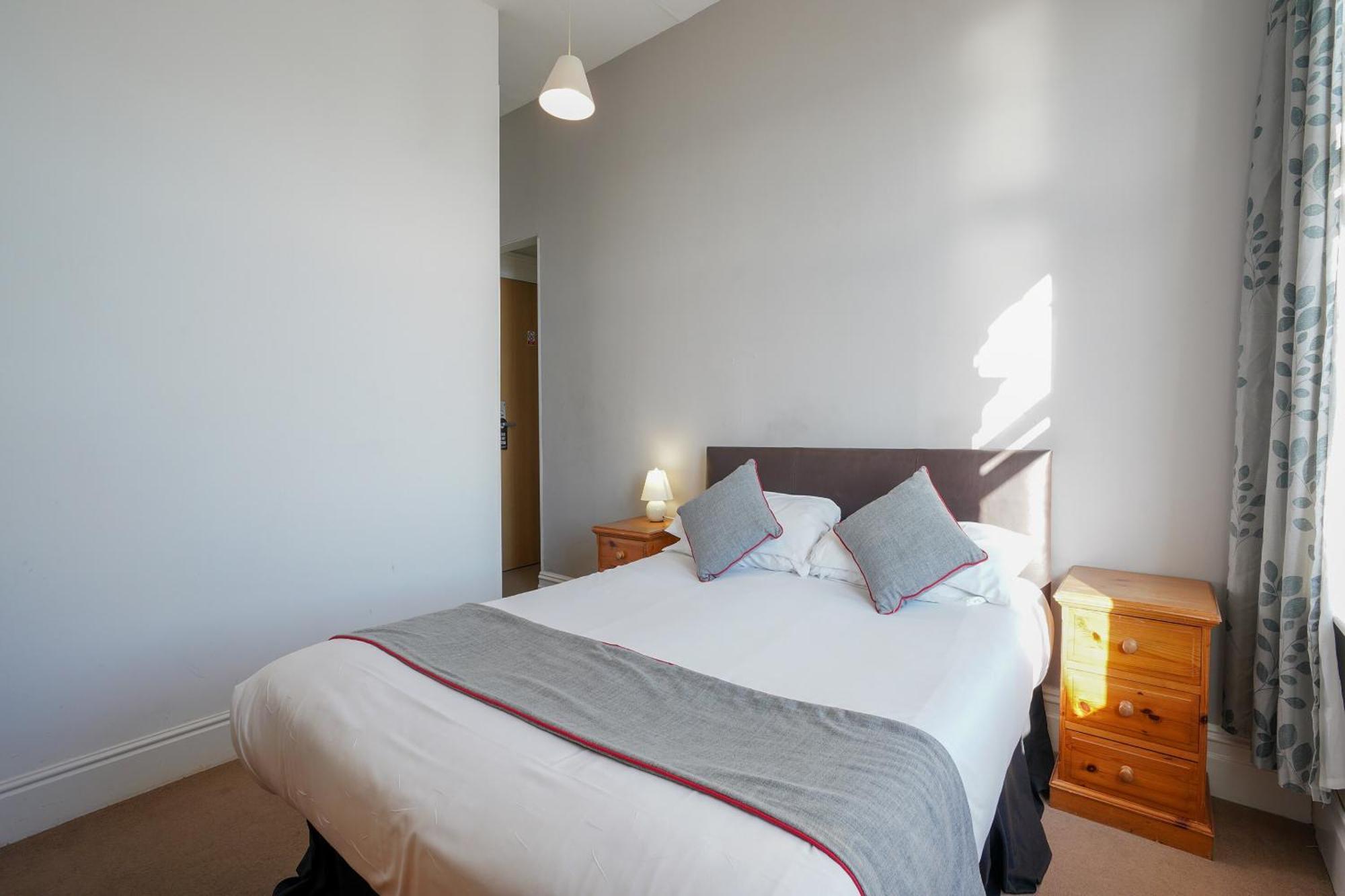 Oyo Shanklin Beach Hotel מראה חיצוני תמונה