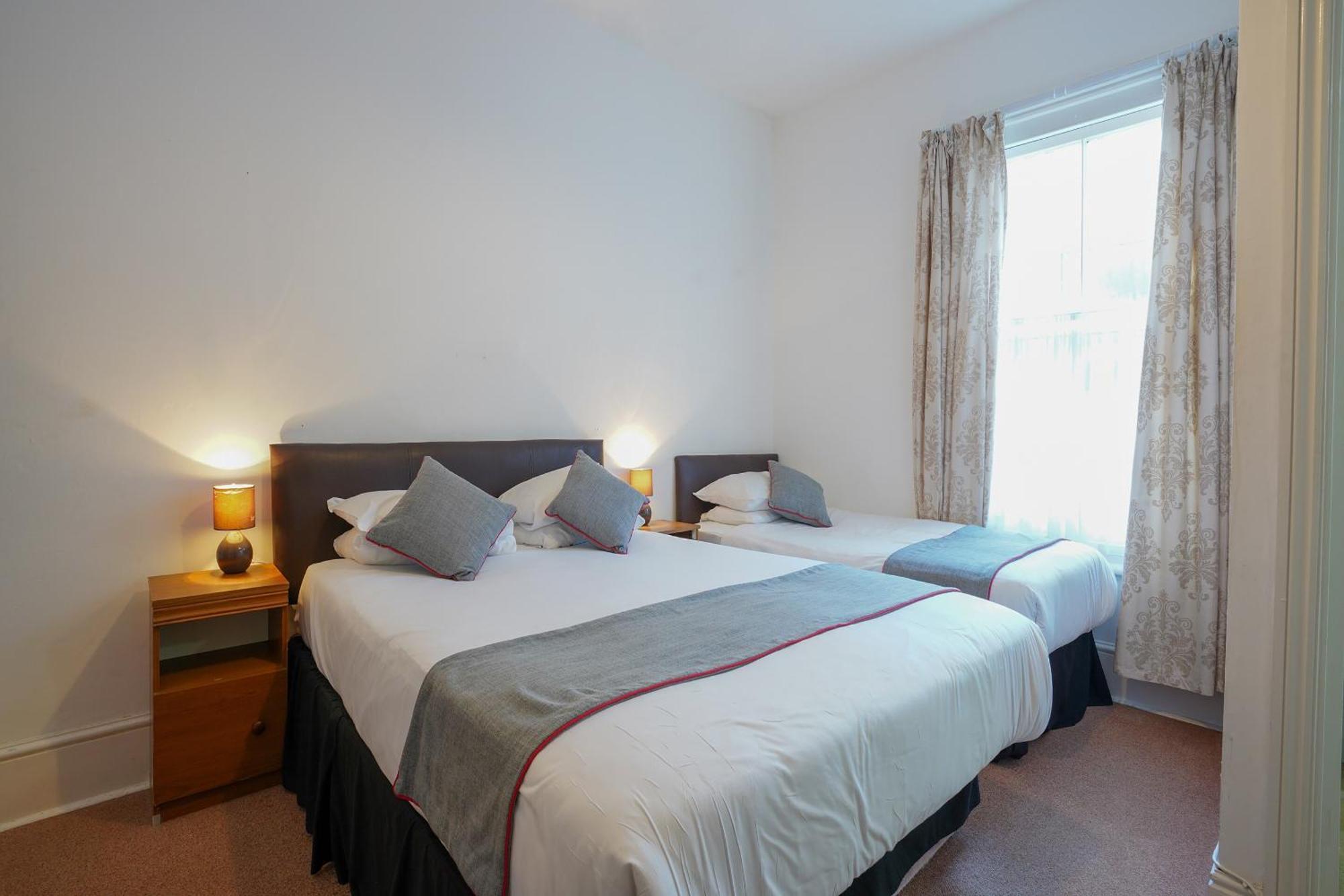 Oyo Shanklin Beach Hotel מראה חיצוני תמונה